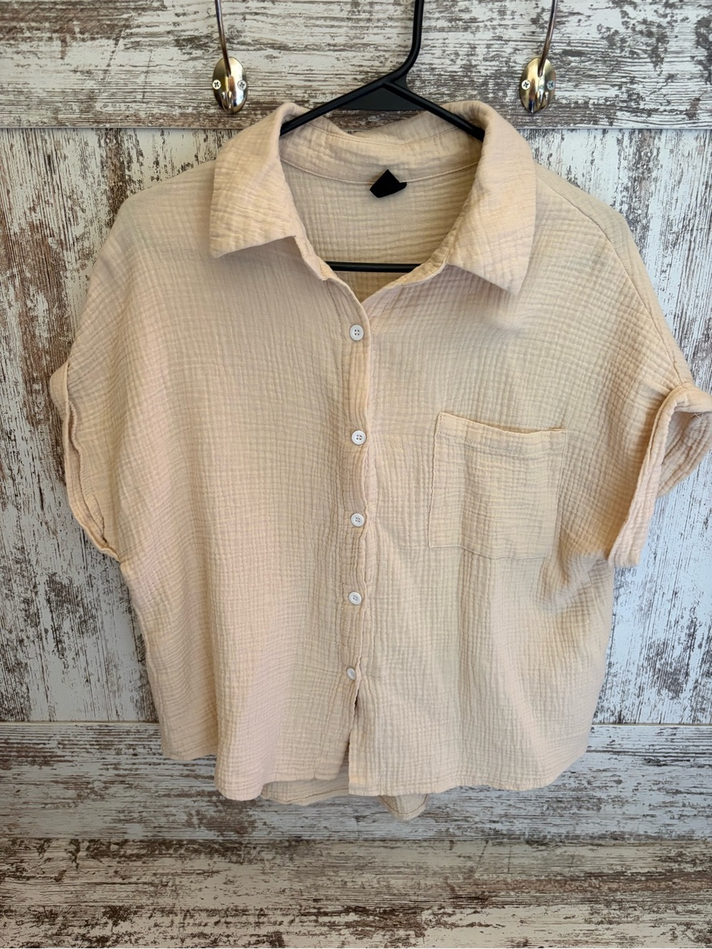 SHEIN Cream Short-Sleeve Button-Down Pocket Shirt